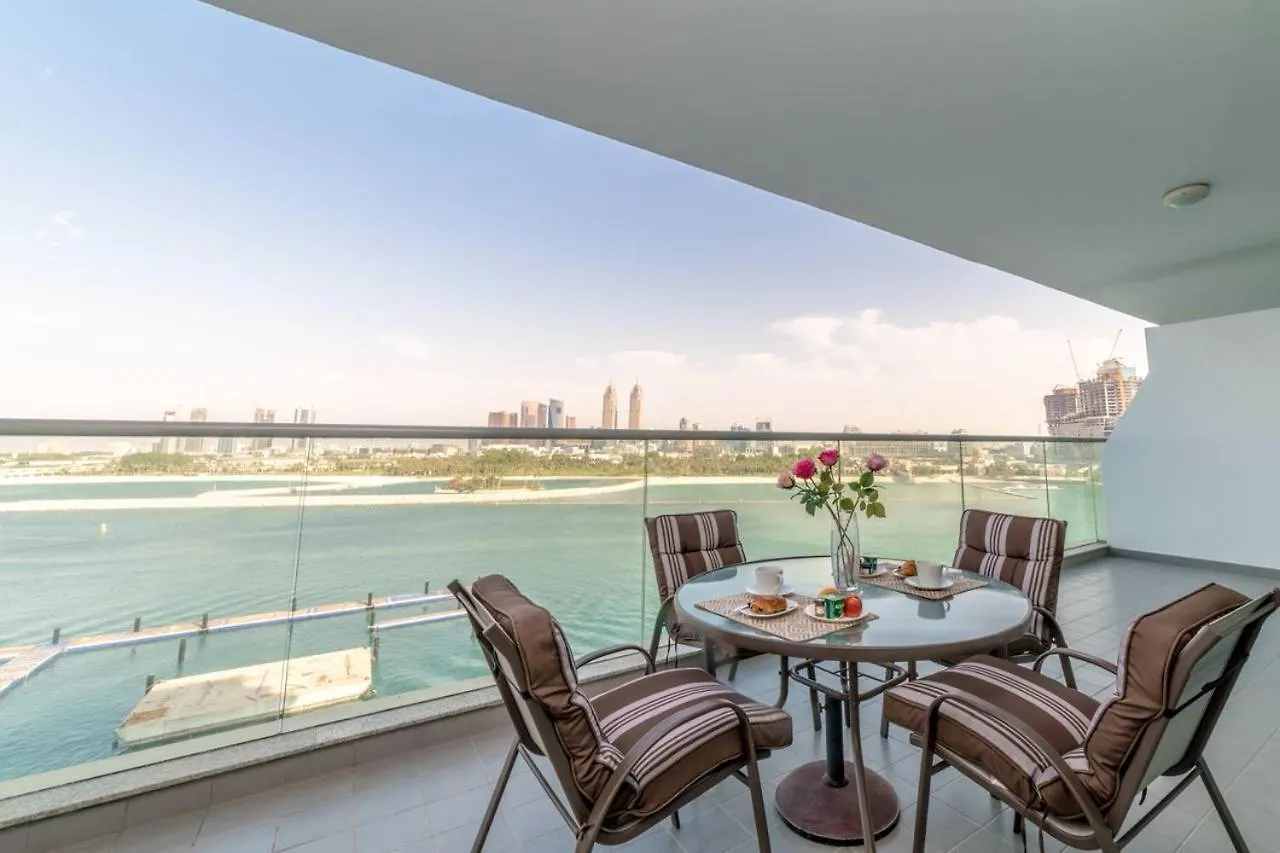 Holiday Apartment In Palm Jumeirah With Beach Access Dubaj
