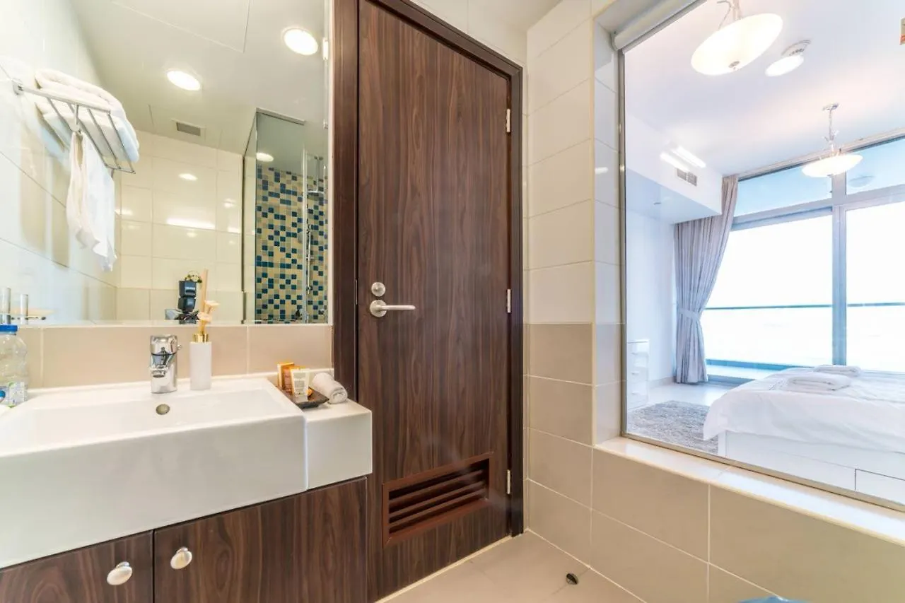 Holiday Apartment In Palm Jumeirah With Beach Access Dubai